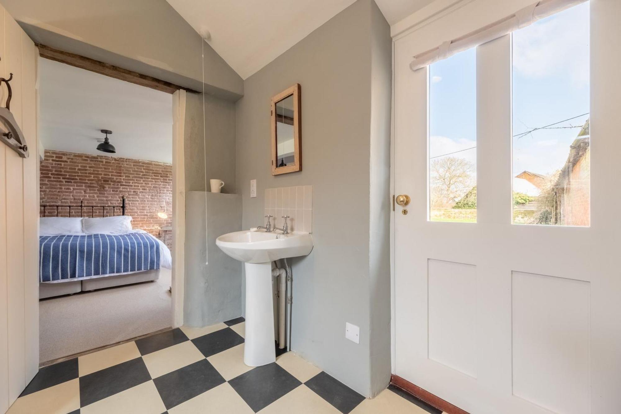 River House Kersey Bagian luar foto