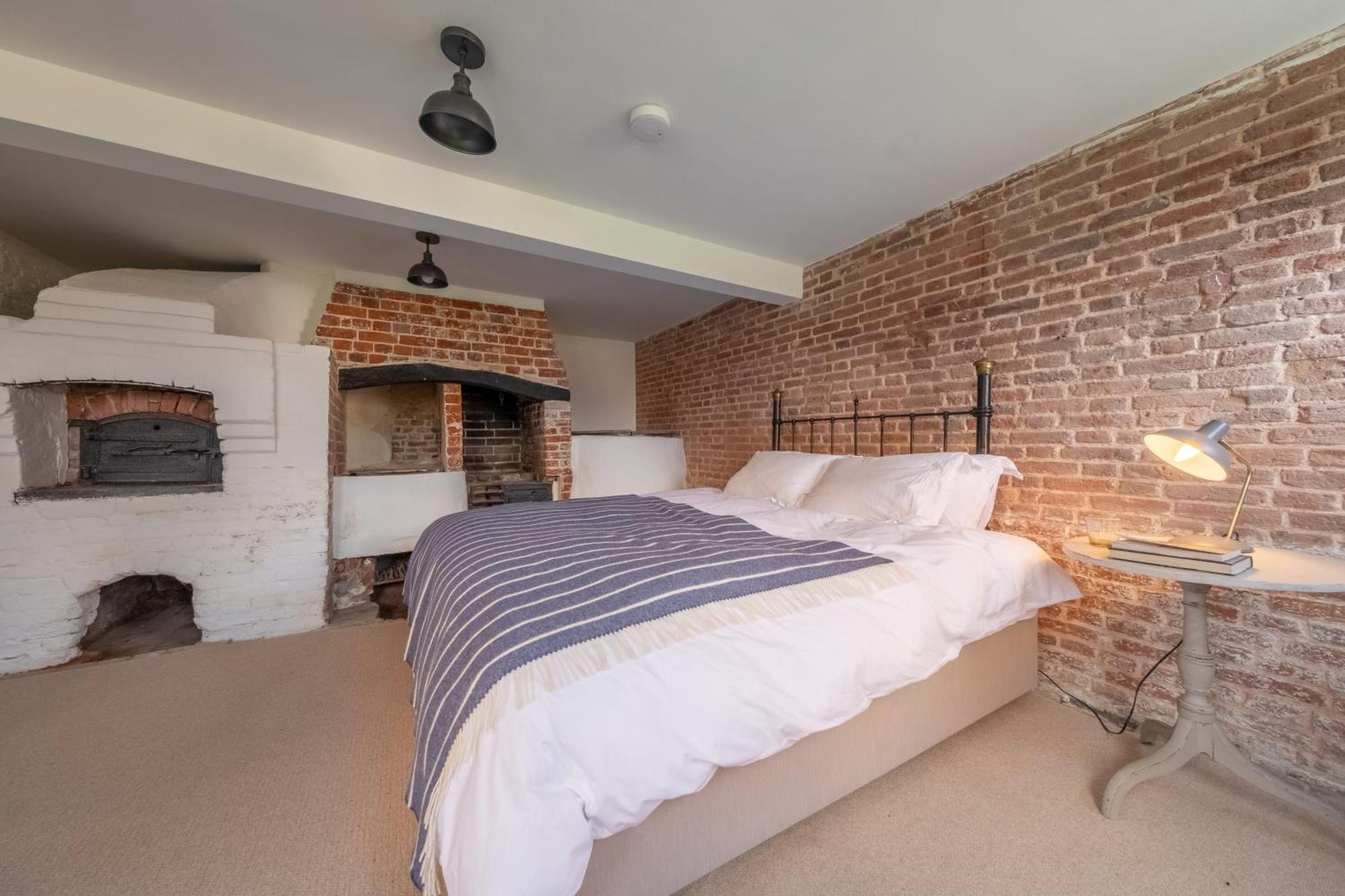 River House Kersey Bagian luar foto